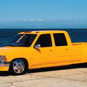 mooneyes dually