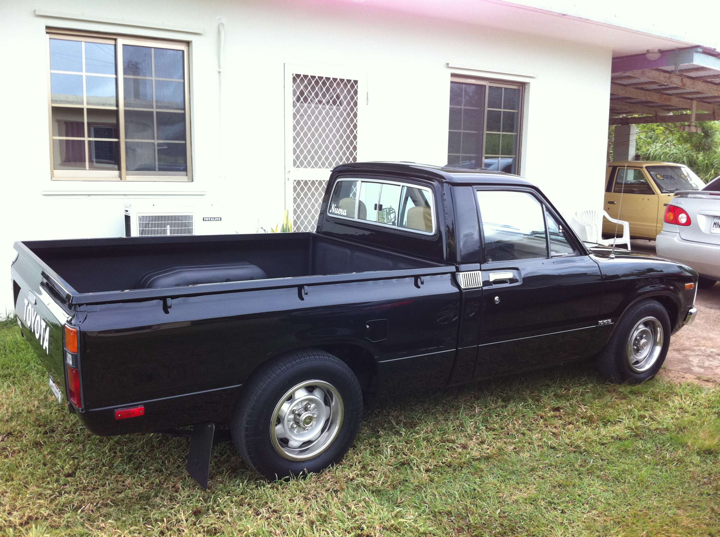 81 Hilux