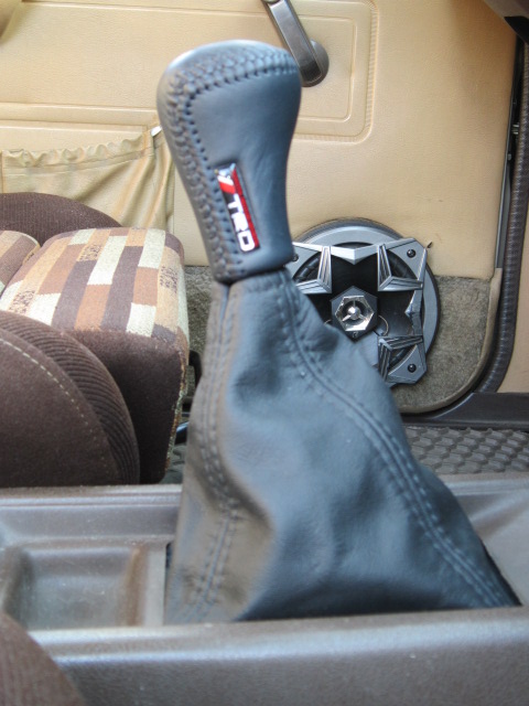 leather shift boot & shift knob