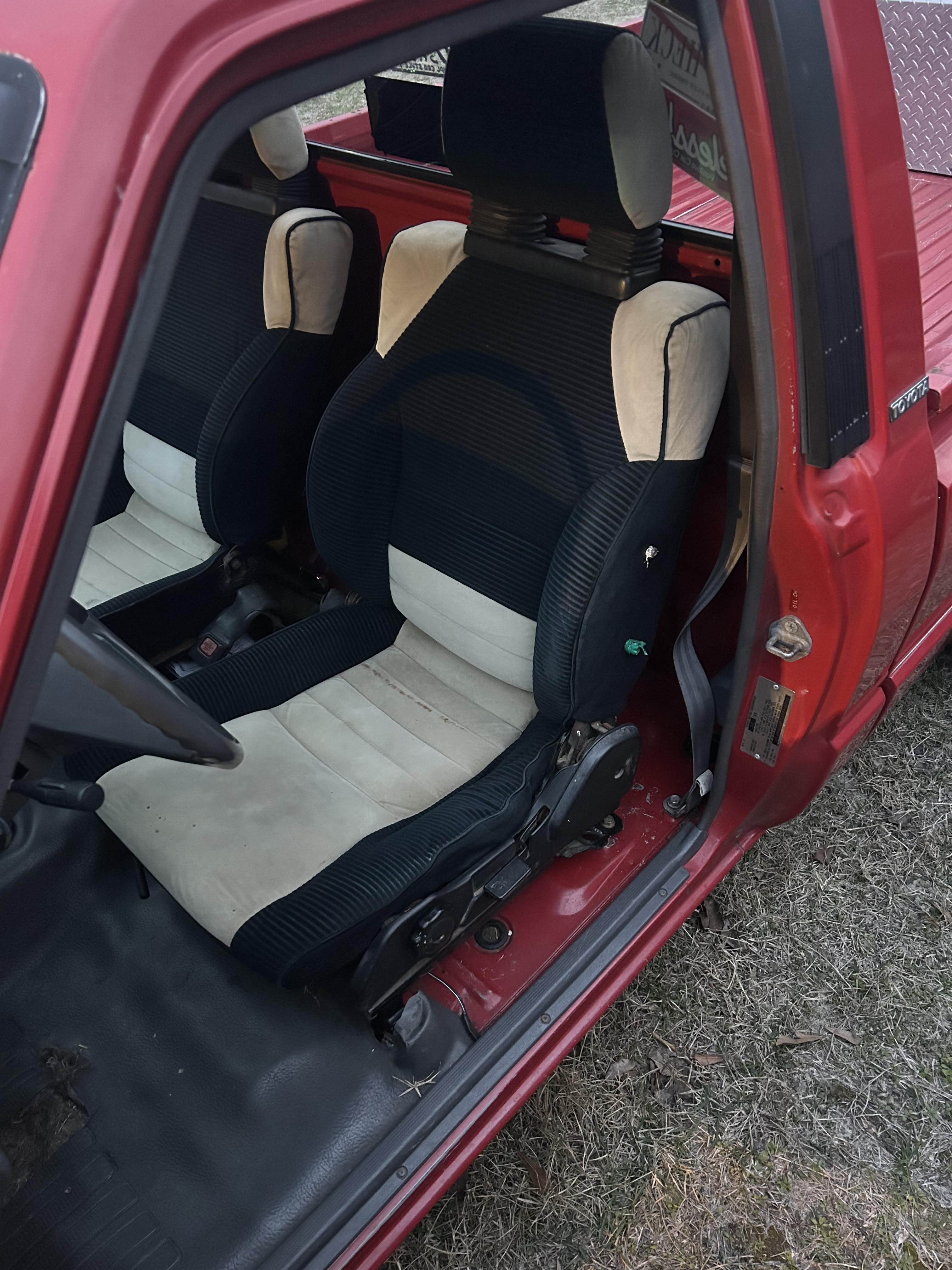Seats4