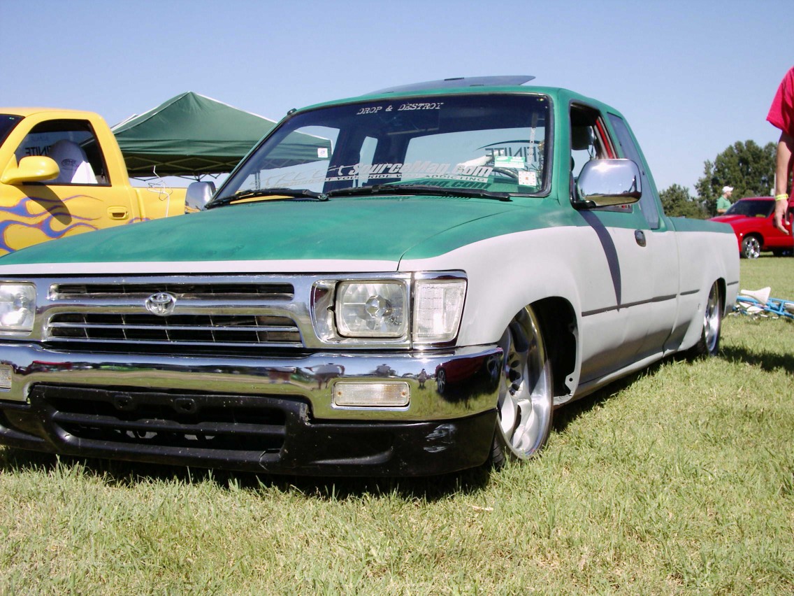 SFKUSTOMS LOWYOTA